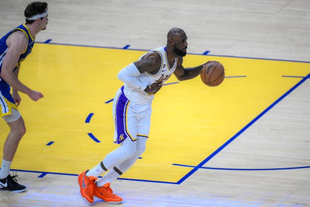 NBA, Basketball Herren, USA Los Angeles Lakers vs Golden State Warriors in San Francisco SAN FRANCISCO, CALIFORNIA - FEBRUARY 28: LeBron James of Lakers is in action during the NBA game 31 between Los Angeles Lakers and Golden State Warriors in San Francisco at Chase Center on February 28, 2026 in San Francisco, California, United States. Tayfun Coskun Anadolu California United States. Editorial use only. Please get in touch for any other usage.  Copyright: x2026xAnadoluxTayfunxCoskunx