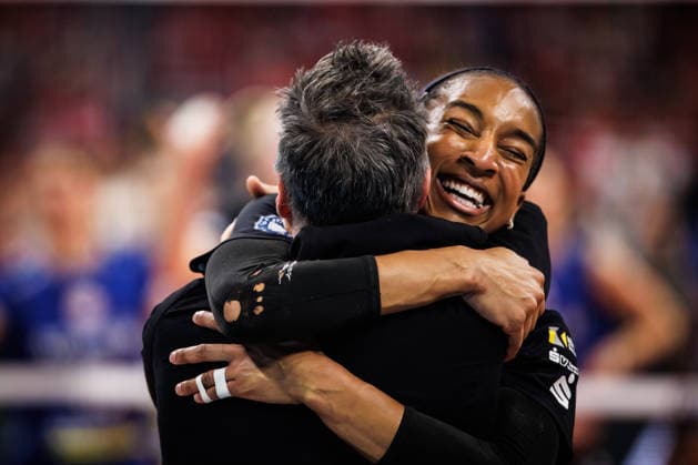 28.02.2026, SAP Arena, Mannheim Volleyball, DVV-Pokal Finale, VfB Suhl LOTTO Thüringen Thueringen vs. Allianz MTV Stuttgart Jubel Sanaa Dotson ( 9 Suhl), Laszlo Hollosy (Trainer Coach Suhl) nach Matcball Sieg