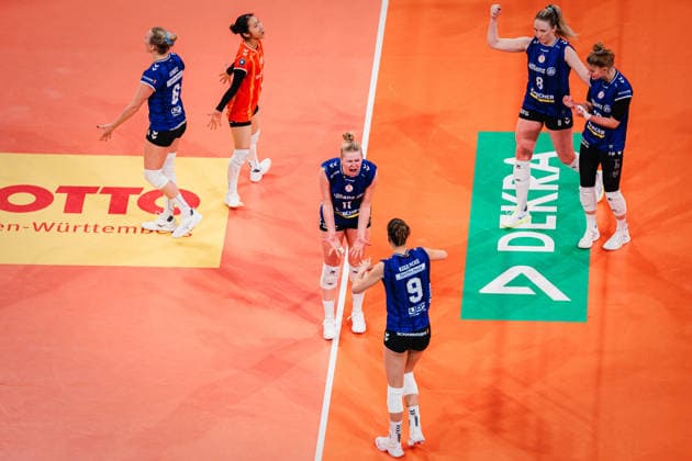 DVV-Pokal VfB Suhl Lotto Thüringen - Allianz MTV Stuttgart 28.02.2026 Pauline Martin (11, Allianz MTV Stuttgart) jubelt zu Anna Koulberg (9, Allianz MTV Stuttgart); Volleyball, Zoi DVV-Pokalfinale: VfB Suhl LOTTO Thüringen vs. Allianz MTV Stuttgart am 28.02.2026 in der SAP-Arena, Mannheim Copyright: xBEAUTIFULxSPORTS Tonhäuserx