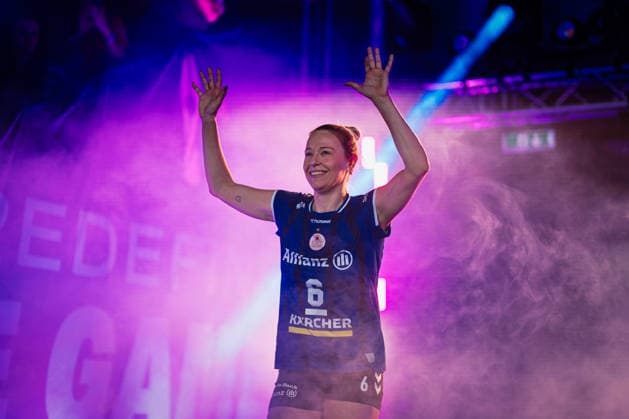 DVV-Pokal VfB Suhl Lotto Thüringen - Allianz MTV Stuttgart 28.02.2026 Antonia Stautz (6, Allianz MTV Stuttgart) läuft ein; Volleyball, Zoi DVV-Pokalfinale: VfB Suhl LOTTO Thüringen vs. Allianz MTV Stuttgart am 28.02.2026 in der SAP-Arena, Mannheim Copyright: xBEAUTIFULxSPORTS Tonhäuserx