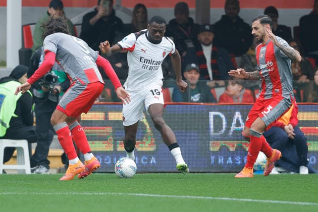 1st March 2026; Stadio Giovanni Zini, Cremona, Lombardy, Italy, Serie A Football, Cremonese versus AC Milan; Youssouf Fofana of AC Milan runs with the ball  EmanuelexPennacchio