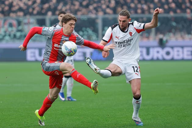 Adrien Rabiot of AC Milan under pressure from Alessio Zerbin of US Cremonese during the match of 6th day of the Serie A Championship between US Cremonese vs AC Milan at the Giovanni Zini Stadium on 1 March 2026 in Cremona, CR.  Copyright: xEmanuelexPennacchio IPAxSportx xipa-agency.netx xx IPA_72210679 IPA_Agency_IPA72210679