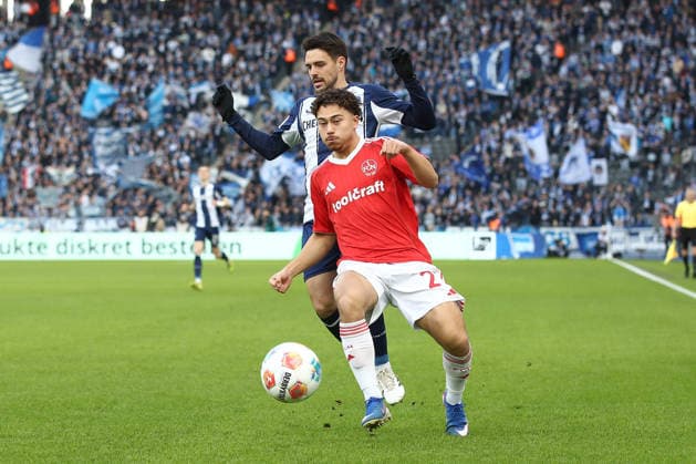 01.03.2026, xtgx, Fussball - 2.Bundesliga Hertha BSC Berlin - 1.FC Nuernberg emspor, v.l. Rabby Nzingoula (Nuernberg, 22), Josip Brekalo (Hertha, 7) Zweikampf, Duell, Kampf, tackle (DFL DFB REGULATIONS PROHIBIT ANY USE OF PHOTOGRAPHS as IMAGE SEQUENCES and or QUASI-VIDEO) Berlin