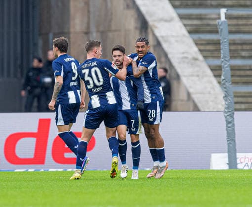 Fussball, Herren, Saison 2025 2026, 2. Bundesliga (24. Spieltag), Hertha BSC - 1. FC Nürnberg, v.l. Dawid Kownacki (Hertha BSC), Paul Seguin (Hertha BSC), Josip Brekalo (Hertha BSC), Jeremy Dudziak (Hertha BSC), Jubel nach Tor zum 1:0, 01.03. 2026,