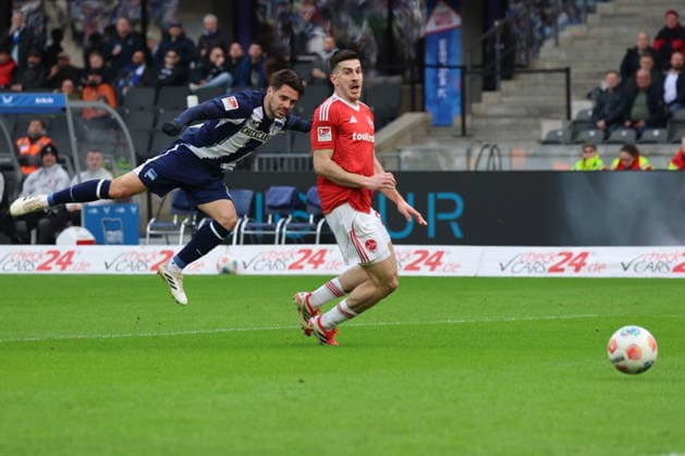 BERLIN, GERMANY - MARCH 1: goal, Josip Brekalo (Hertha, 7) scores into the goal Luka Lochoshvili (Nürnberg, 24) cannot intervene, cannot reach the ball, during the Bundesliga match between Hertha BSC - 1. FC Nürnberg at Olympiastadion on matchday 24 of the 2. Bundesliga on March 1, 2026 in Berlin, Germany. DFL REGULATIONS PROHIBIT ANY USE OF PHOTOGRAPHS AS IMAGE SEQUENCES AND OR QUASI-VIDEO. Berlin Germany Copyright: xO.Frankex