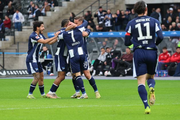 BERLIN, GERMANY - MARCH 1: goal, celebration, cheering. Josip Brekalo (Hertha, 7) celebrates after scoring the 1:0 goal with his teammate Jeremy Dudziak (Hertha, 28), Paul Seguin (Hertha, 30), during the Bundesliga match between Hertha BSC - 1. FC Nürnberg at Olympiastadion on matchday 24 of the 2. Bundesliga on March 1, 2026 in Berlin, Germany. DFL REGULATIONS PROHIBIT ANY USE OF PHOTOGRAPHS AS IMAGE SEQUENCES AND OR QUASI-VIDEO. Berlin Germany Copyright: xO.Frankex