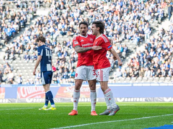 Fussball, Herren, Saison 2025 2026, 2. Bundesliga (24. Spieltag), Hertha BSC - 1. FC Nürnberg, v.l. Adriano Grimaldi (Nürnberg), Tom Baack (Nürnberg), Jubel nach Tor zum 1:1, 01.03. 2026,