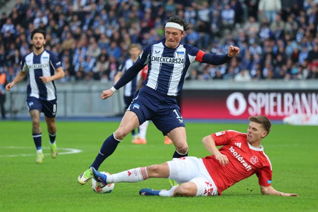 BERLIN, GERMANY - MARCH 1: Fabian Reese (Hertha, 11) seen in action with Finn Becker (Nürnberg, 25), during the Bundesliga match between Hertha BSC - 1. FC Nürnberg at Olympiastadion on matchday 24 of the 2. Bundesliga on March 1, 2026 in Berlin, Germany. DFL REGULATIONS PROHIBIT ANY USE OF PHOTOGRAPHS AS IMAGE SEQUENCES AND OR QUASI-VIDEO. Berlin Germany Copyright: xO.Frankex