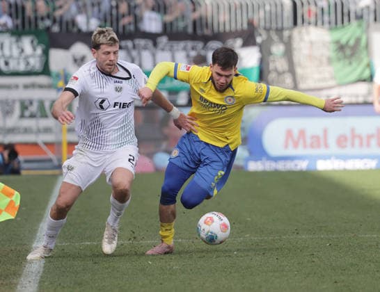 Duell zwischen Imad Rondic (SC Preussen Muenster) und Mehmet Aydin (Eintracht Braunschweig) Fussball, Herren, Saison 2025 2026 2.BL, Eintracht Stadion, Eintracht Braunschweig gegen SC Preussen Muenster DFL REGULATIONS PROHIBIT ANY USE OF PHOTOGRAPHS AS IMAGE SEQUENCES AND OR QUASI-VIDEO.