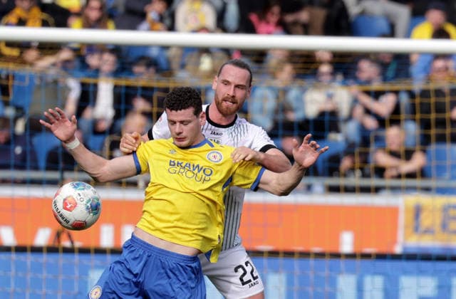 Jannis Heuer (SC Preussen Muenster), Erencan Yardimci (Eintracht Braunschweig) Fussball, Herren, Saison 2025 2026 2.BL, Eintracht Stadion, Eintracht Braunschweig gegen SC Preussen Muenster DFL REGULATIONS PROHIBIT ANY USE OF PHOTOGRAPHS AS IMAGE SEQUENCES AND OR QUASI-VIDEO.