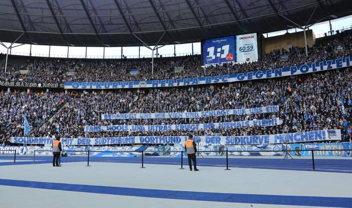 Plakat, Transparent der Herthafans Fußball Fussball DFL 2. Bundesliga Herren 24. Spieltag Saison 2025 2026 01.03.2026 Hertha BSC Berlin vs. 1.FC Nürnberg FCN DFL regulations prohibit any use of photographs as image sequences and or quasi-video