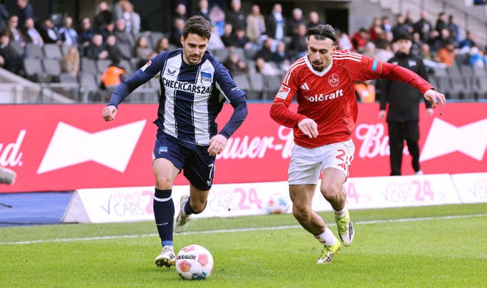 Josip Brekalo, Berkay Yilmaz Zweikampf Spielszene Aktion Fußball Fussball DFL 2. Bundesliga Herren 24. Spieltag Saison 2025 2026 01.03.2026 Hertha BSC Berlin vs. 1.FC Nürnberg FCN DFL regulations prohibit any use of photographs as image sequences and or quasi-video