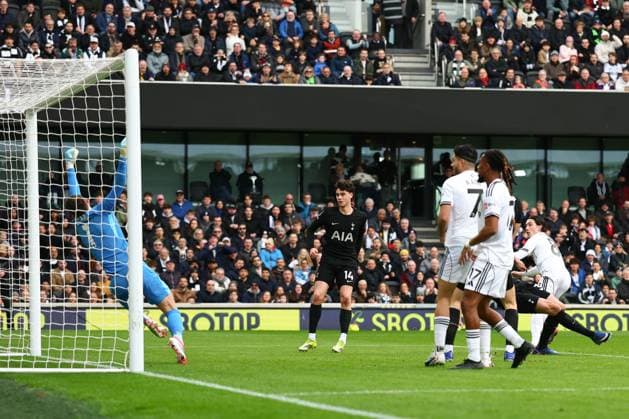 Harry Wilson of Fulham scoring a goal (1-0) Fulham v Tottenham Hotspur, Premier League, Football, Craven Cottage, London, UK - 01 Mar 2026London Craven Cottage United Kingdom EDITORIAL USE ONLY No use with unauthorised audio, video, data, fixture lists, club league logos or live services. Online in-match use limited to 120 images, no video emulation. No use in betting, games or single club league player publications. Copyright: xSimonxDael Shutterstockx 16708827at