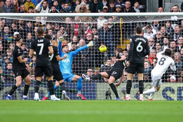 Fulham v Tottenham Hotspur, Premier League GOAL 1-0 Harry Wilson of Fulham scores during the Fulham v Tottenham Hotspur Premier League match at Craven Cottage, London, England on 1 March 2026 Credit: Ian Stephen Every Second Media Editorial use only. All images are copyright Every Second Media Limited. No images may be reproduced without prior permission. All rights reserved. Premier League and Football League images are subject to licensing agreements with Football DataCo Limited. see https: www.football-dataco.com Copyright: xIMAGO EveryxSecondxMediax ESM-1828-0017 IanxStephenx xEveryxSecondxMediax