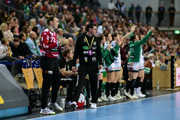 Handball I Frauen I Saison 2025-2026 I 1. HBF I 19. Spieltag I VfL Oldenburg - FRISCH AUF Göppingen I 01.03.2026 Nico Kiener (Co-Trainer, FRISCH AUF Göppingen) Oldenburg EWE Arena Niedersachsen Deutschland Copyright: xLobeca FelixxSchlikisx