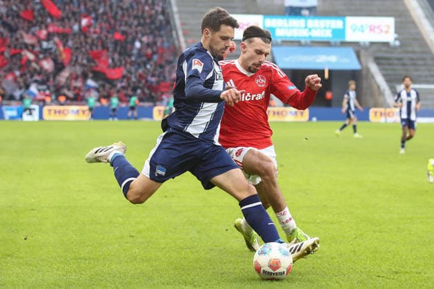 01.03.2026, xtgx, Fussball - 2.Bundesliga Hertha BSC Berlin - 1.FC Nuernberg emspor, v.l. Josip Brekalo (Hertha, 7), Berkay Yilmaz (Nuernberg, 21) Zweikampf, Duell, Kampf, tackle (DFL DFB REGULATIONS PROHIBIT ANY USE OF PHOTOGRAPHS as IMAGE SEQUENCES and or QUASI-VIDEO) Berlin