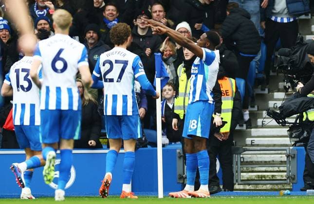 Danny Welbeck of Brighton and Hove Albion celebrates scoring a goal after making the score 2-1. Brighton and Hove Albion v Nottingham Forest, Premier League, Football, American Express Community Stadium, Brighton, UK - 01 Mar 2026Brighton American Express Community Stadi United Kingdom EDITORIAL USE ONLY No use with unauthorised audio, video, data, fixture lists, club league logos or live services. Online in-match use limited to 120 images, no video emulation. No use in betting, games or single club league player publications.  Copyright: xJamesxMarsh Shutterstockx 16708839ai