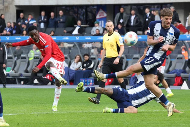 DEU, DFL, 2. FBL, Hertha BSC vs. 1.FC Nuernberg, 01.03.2026, Berliner Olympiastadion, Berlin, DEU, DFL, 2. FBL, Hertha BSC vs. 1.FC Nuernberg, im Bild Marton Dardai (Hertha BSC Berlin 31), Kevin Sessa (Hertha BSC Berlin 8), RABBY NZINGOULA (1.FC Nuernberg 22) DFL - regulations prohibit any use of Photographs as image sequences and or quasi-video