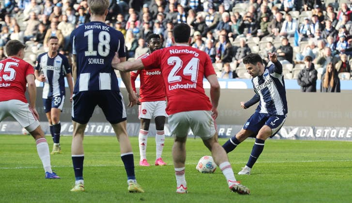 Josip Brekalo erzielt das Tor zum 2:1 Zweikampf Spielszene Aktion Fußball Fussball DFL 2. Bundesliga Herren 24. Spieltag Saison 2025 2026 01.03.2026 Hertha BSC Berlin vs. 1.FC Nürnberg FCN DFL regulations prohibit any use of photographs as image sequences and or quasi-video