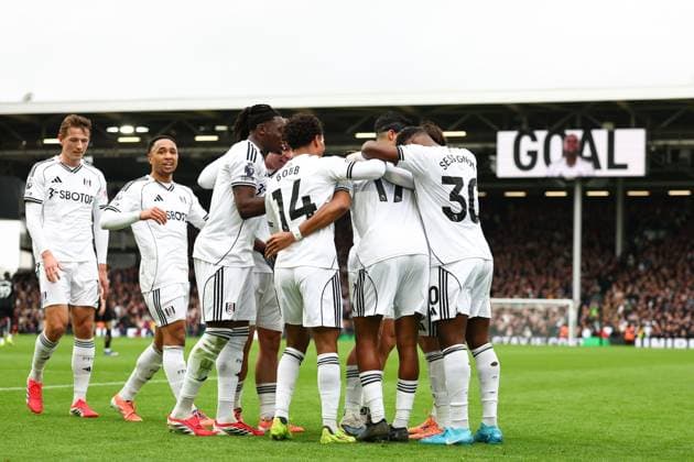 Alex Iwobi of Fulham celebrates after scoring a goal (2-0) Fulham v Tottenham Hotspur, Premier League, Football, Craven Cottage, London, UK - 01 Mar 2026London Craven Cottage United Kingdom EDITORIAL USE ONLY No use with unauthorised audio, video, data, fixture lists, club league logos or live services. Online in-match use limited to 120 images, no video emulation. No use in betting, games or single club league player publications. Copyright: xSimonxDael Shutterstockx 16708827bf