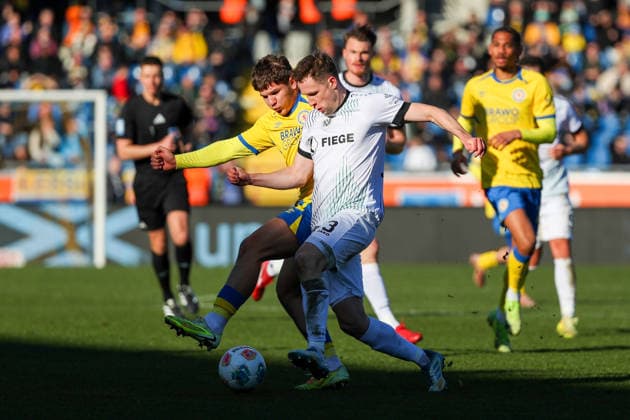 Braunschweig vs. Münster, 2. BL Braunschweig, 01.03.2026, Fußball, Herren, 2. BL, Saison 2025 2026, Eintracht Braunschweig vs. SC Preußen Münster: Jovan Mijatovic (Eintracht Braunschweig), Paul Jaeckel (Münster) (DFL DFB REGULATIONS PROHIBIT ANY USE OF PHOTOGRAPHS as IMAGE SEQUENCES and or QUASI-VIDEO) Stadion an der Hamburger Straße Niedersachsen Deutschland