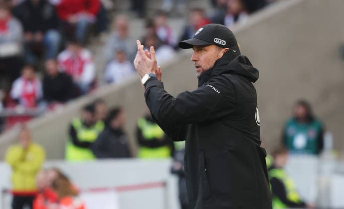 Stuttgart, Fußball Bundesliga, 20. Spieltag, VfB Stuttgart vs. VfL Wolfsburg, Sebastian Hoeneß ( VfB )