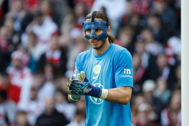 Kamil Grabara (VfL Wolfsburg, 01) , Deutschland, Fussball, 1. Bundesliga, 24.Spieltag, 2025 2026, VfB Stuttgart vs. VfL Wolfsburg, 01.03.2026, Stuttgart MHP Arena Deutschland