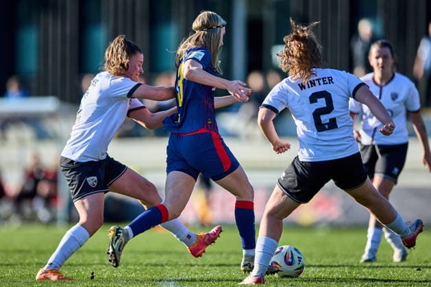 01.03.2026, GER, Frauenfußball, Testspiel, 2025 2026, RB Leipzig - FC Ingolstadt Kyra Spitzner (23, RB Leipzig), Aktion, Zweikampf um Ball Leipzig Trainingszentrum der Roten Bulle Sachsen Deutschland