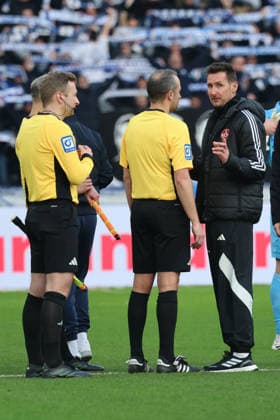 BERLIN, GERMANY - MARCH 1: Trainer Coach Miroslav Klose disappointed, frustration, discusses with Schiedsrichter Referee Patrick Ittrich after the game, during the Bundesliga match between Hertha BSC - 1. FC Nürnberg at Olympiastadion on matchday 24 of the 2. Bundesliga on March 1, 2026 in Berlin, Germany. DFL REGULATIONS PROHIBIT ANY USE OF PHOTOGRAPHS AS IMAGE SEQUENCES AND OR QUASI-VIDEO. Berlin Germany Copyright: xO.Frankex