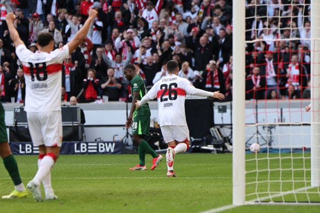 Torjubel VfB Stuttgart beim 1:0 durch Deniz Undav (VfB Stuttgart, 26) , Deutschland, Fussball, 1. Bundesliga, 24.Spieltag, 2025 2026, VfB Stuttgart vs. VfL Wolfsburg, 01.03.2026, Stuttgart MHP Arena Deutschland