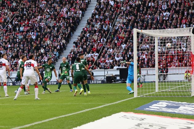 1:0 Tor fuer VfB Stuttgart durch Deniz Undav (VfB Stuttgart, 26) , Deutschland, Fussball, 1. Bundesliga, 24.Spieltag, 2025 2026, VfB Stuttgart vs. VfL Wolfsburg, 01.03.2026, Stuttgart MHP Arena Deutschland