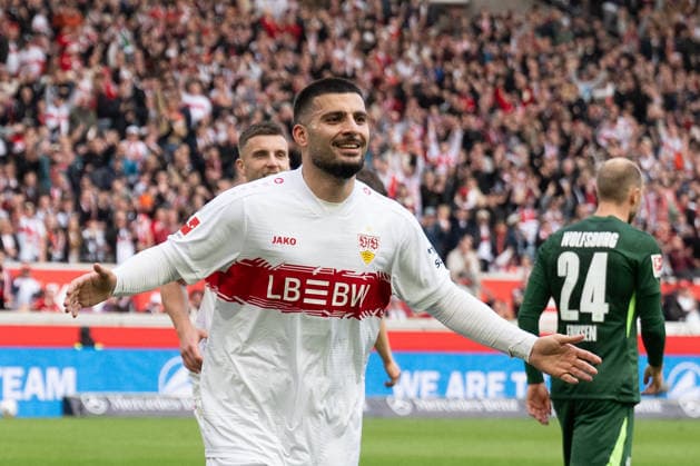 Tor zum. 1:0 durch Deniz Undav (VfB Stuttgart 26), Jubel, Torjubel. Bejubelt sein Tor. GER, VfB Stuttgart vs. VfL Wolfsburg, Fussball, Herren, 1. Bundesliga, 24. Spieltag, Spielzeit 2025 2026, 01.03.2026, DFL DFB REGULATIONS PROHIBIT ANY USE OF PHOTOGRAPHS AS IMAGE SEQUENCES AND OR QUASI-VIDEO, GER, VfB Stuttgart vs. VfL Wolfsburg, Fussball, Herren, 1. Bundesliga, 24. Spieltag, Spielzeit 2025 2026, 01.03.2026 Stuttgart