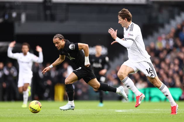 Fulham v Tottenham Hotspur 01 March 2026, London - Premier League Football - Fulham v Tottenham Hotspur - Xavi Simons of Tottenham Hotspur and Sander Berge of Fulham - Photo: Jacques Feeney Offside. London UK Copyright: xJacquesxFeeneyx xOffsidexOffside