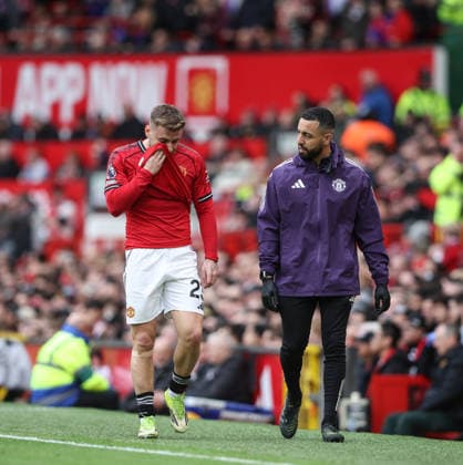Manchester United, ManU v Crystal Palace, Premier League, Old Trafford, Manchester. Times Photographer Bradley Ormesher. 1.3.2026. Manchester United v Crystal Palace, Premier League, Old Trafford, Manchester. Times Photographer Bradley Ormesher. Luke Shaw goes off injured.  Copyright: xBradleyxOrmesherx NINTCHDBPICT001063114352