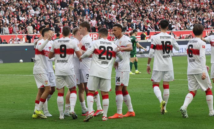 Stuttgart, Fußball Bundesliga, 20. Spieltag, VfB Stuttgart vs. VfL Wolfsburg, Jubel VfB