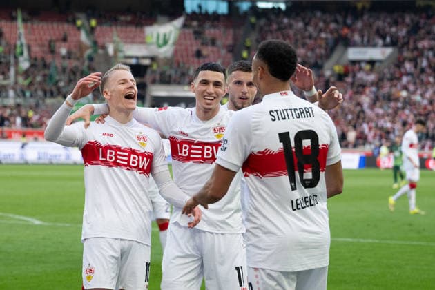 Tor zum 2:0 durch Jamie Leweling (VfB Stuttgart 18) Jubel, Torjubel, Bejubelt sein Tor mit Chris Fuehrich (VfB Stuttgart, 10), Bilal El Khannouss (VfB Stuttgart, 11), Ermedin Demirovic (VfB Stuttgart, 09) GER, VfB Stuttgart vs. VfL Wolfsburg, Fussball, Herren, 1. Bundesliga, 24. Spieltag, Spielzeit 2025 2026, 01.03.2026, DFL DFB REGULATIONS PROHIBIT ANY USE OF PHOTOGRAPHS AS IMAGE SEQUENCES AND OR QUASI-VIDEO, GER, VfB Stuttgart vs. VfL Wolfsburg, Fussball, Herren, 1. Bundesliga, 24. Spieltag, Spielzeit 2025 2026, 01.03.2026 Stuttgart