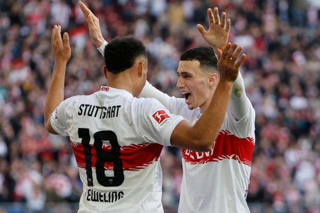 Torjubel VfB Stuttgart beim 3:0 durch Jamie Leweling (VfB Stuttgart, 18) , Deutschland, Fussball, 1. Bundesliga, 24.Spieltag, 2025 2026, VfB Stuttgart vs. VfL Wolfsburg, 01.03.2026, Stuttgart MHP Arena Deutschland