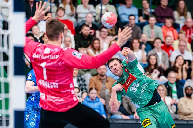 v.l. Mateusz Kornecki (TVB Stuttgart, 01), Malte Donker (GWD Minden, 39) GER, GWD Minden vs. TVB Stuttgart, Handball, 1. Bundesliga, 23. Spieltag, Spielzeit 2025 2026, 01.03.2026 GER, GWD Minden vs. TVB Stuttgart, Handball, 1. Bundesliga, 23. Spieltag, Spielzeit 2025 2026, 01.03.2026 Minden Copyright: xEibner-Pressefoto JanxRollingerx EP_JSK
