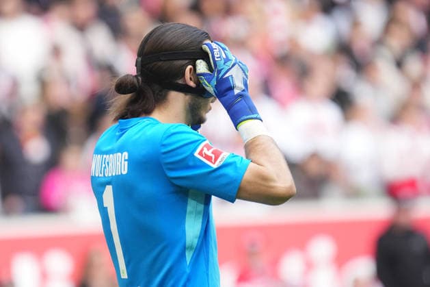 Bundesliga, Spieltag 24, Saison 2025 26, VfB Stuttgart - VfL Wolfsburg Kamil Grabara (VfL Wolfsburg) - VfB Stuttgart - VfL Wolfsburg Bundesliga, Spieltag 24, Saison 2025 26, VfB Stuttgart - VfL Wolfsburg Deutschland, Stuttgart, MHP Arena, 01.03.2026 (DFL DFB REGULATIONS PROHIBIT ANY USE OF PHOTOGRAPHS as IAMGE SEQUENCES and or QUASI-VIDEO).