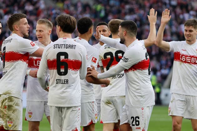 Torjubel VfB Stuttgart beim 3:0 durch Jamie Leweling (VfB Stuttgart, 18) , Deutschland, Fussball, 1. Bundesliga, 24.Spieltag, 2025 2026, VfB Stuttgart vs. VfL Wolfsburg, 01.03.2026, Stuttgart MHP Arena Deutschland