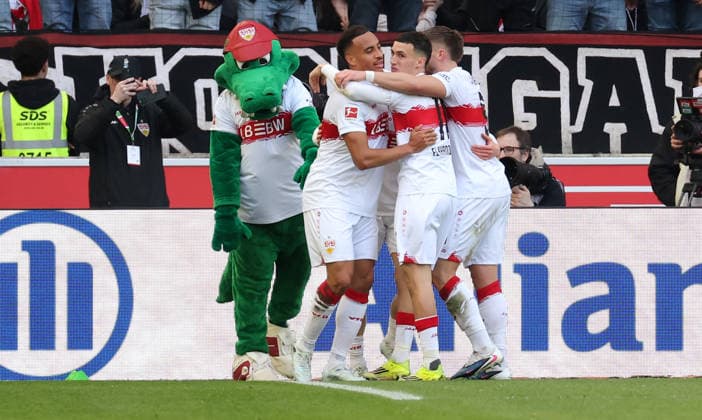01.03.2026, Deutschland, Stuttgart, Fußball Bundesliga, 20. Spieltag, VfB Stuttgart vs. VfL Wolfsburg, Jubel nach dem 2:0 Tor, Torschütze Jamie Leweling (VfB)