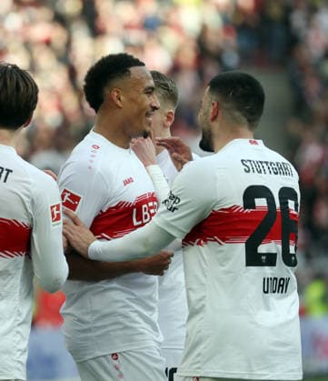 01.03.26 VfB Stuttgart - VfL Wolfsburg Deutschland, Stuttgart, 01.03.2026, Fussball, Bundesliga, Saison 2025 2026, VfB Stuttgart - VfL Wolfsburg: Jamie Leweling (VfB Stuttgart); Jubel Tor 3:0 Leweling.