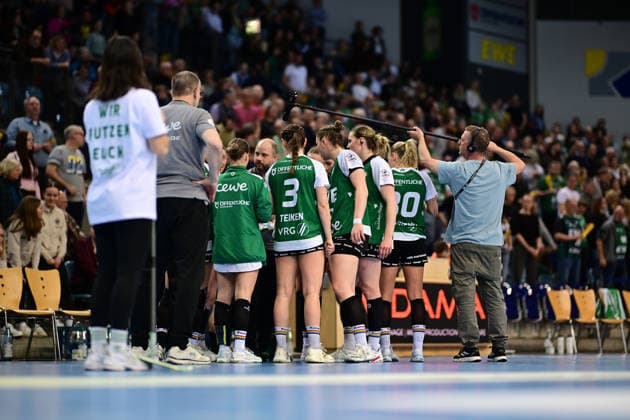 Handball I Frauen I Saison 2025-2026 I 1. HBF I 19. Spieltag I VfL Oldenburg - FRISCH AUF Göppingen I 01.03.2026 VfL Oldenburg Frauen zusammen Oldenburg EWE Arena Niedersachsen Deutschland Copyright: xLobeca FelixxSchlikisx