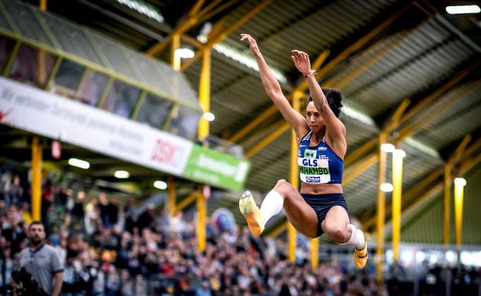 Deutsche Leichtathletik-Hallenmeisterschaften; Dortmund, 01.03.2026 Auf dem Sprung zum 17. Deutschen Meistertitel im Weitsprung der Frauen: Malaika Mihambo (LG Kurpfalz); Deutsche Leichtathletik-Hallenmeisterschaften am 01.03.2026 in der Helmut-Körnig-Halle Dortmund (Nordrhein-Westfalen). *** German Indoor Athletics Championships Dortmund, 01 03 2026 On the way to 17 German championship titles in the womens long jump Malaika Mihambo LG Kurpfalz German Indoor Athletics Championships on 01 03 2026 in the Helmut Körnig Hall Dortmund North Rhine-Westphalia Copyright: xBEAUTIFULxSPORTS R.xSchmittx