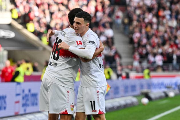 Bundesliga; VfB Stuttgart - VfL Wolfsburg; 01.03.2026 STUTTGART, DEUTSCHLAND - 01. MÄRZ: Jubel der Stuttgarter nach dem Treffer zum 3-0 durch Jamie LEWELING (VfB Stuttgart 18) Tor Torschuetze Freude Happy während dem Bundesligamatch zwischen dem VfB Stuttgart und dem VfL Wolfsburg am 24. Spieltag in der MHP-Arena DFL REGULATIONS PROHIBIT ANY USE OF PHOTOGRAPHS AS IMAGE SEQUENCES AND OR QUASI-VIDEO