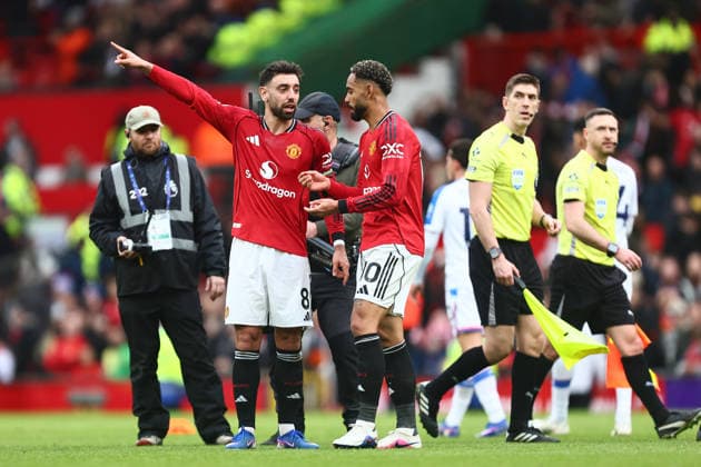 Bruno Fernandes has words of advice for Matheus Cunha of Manchester United, ManU at full time Manchester United v Crystal Palace, Premier League, Football, Old Trafford, Manchester, UK - 01 Mar 2026Manchester Old Trafford United Kingdom EDITORIAL USE ONLY No use with unauthorised audio, video, data, fixture lists, club league logos or live services. Online in-match use limited to 120 images, no video emulation. No use in betting, games or single club league player publications. Copyright: xPhilxOldham Shutterstockx 16708837bl