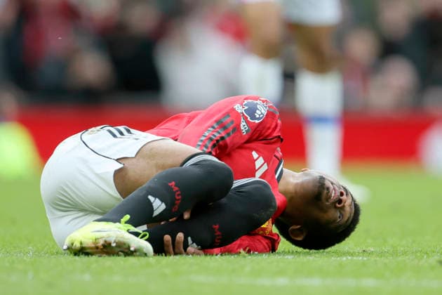 Manchester United, ManU v Crystal Palace - Premier League Amad Diallo of Manchester United is injured during the Premier League match between Manchester United and Crystal Palace at Old Trafford on March 1, 2026 in Manchester, England. WARNING! This Photograph May Only Be Used For Newspaper And Or Magazine Editorial Purposes. May Not Be Used For Publications Involving 1 player, 1 Club Or 1 Competition Without Written Authorisation From Football DataCo Ltd. For Any Queries, Please Contact Football DataCo Ltd on +44 (0) 207 864 9121 Manchester Old Trafford England United Kingdom Copyright: xAllstarxPicturexLibraryxLtdx