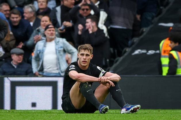 Fulham v Tottenham Hotspur, Premier League Micky van de Ven of Tottenham Hotspur looks dejected after the Fulham v Tottenham Hotspur Premier League match at Craven Cottage, London, England on 1 March 2026 Credit: Ian Stephen Every Second Media Editorial use only. All images are copyright Every Second Media Limited. No images may be reproduced without prior permission. All rights reserved. Premier League and Football League images are subject to licensing agreements with Football DataCo Limited. see https: www.football-dataco.com Copyright: xIMAGO EveryxSecondxMediax ESM-1828-0037 IanxStephenx xEveryxSecondxMediax
