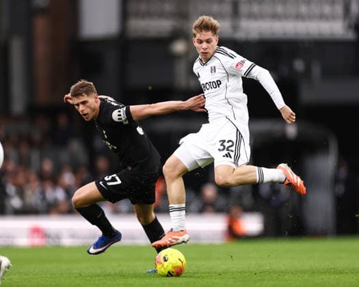 Fulham v Tottenham Hotspur 01 March 2026, London - Premier League Football - Fulham v Tottenham Hotspur - Micky van de Ven of Tottenham Hotspur and Emile Smith Rowe of Fulham - Photo: Jacques Feeney Offside. London UK Copyright: xJacquesxFeeneyx xOffsidexOffside
