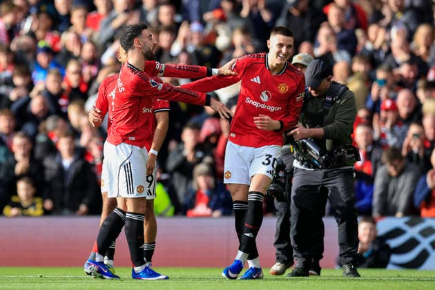 Manchester United, ManU v Crystal Palace, Premier League Benjamin Sesko (30) of Manchester United celebrates with Bruno Fernandes (8) of Manchester United after scoring to make it 2-1 during the Premier League match between Manchester United and Crystal Palace at Old Trafford, Manchester, UK on 1 March 2026. Manchester Old Trafford Greater Manchester UK Editorial use only DataCo restrictions apply See www.football-dataco.com , Copyright: xConorxMolloyx PSI-23823-0074